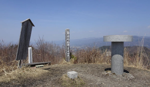 17041402登山道F山頂.jpg